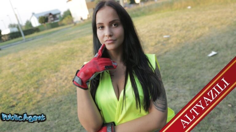 cop toplayan genc kiza para verip siktim.jpg