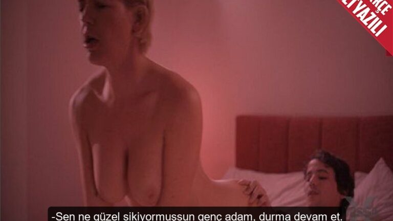 sevgilisinin ergen ogluyla gece yarisi sikisen olgun kasar.jpg
