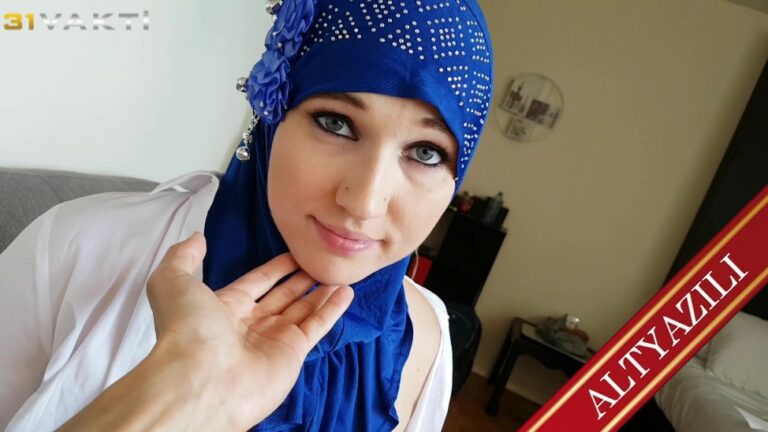 turbanli hintli kardesim 62 cekerken.jpg